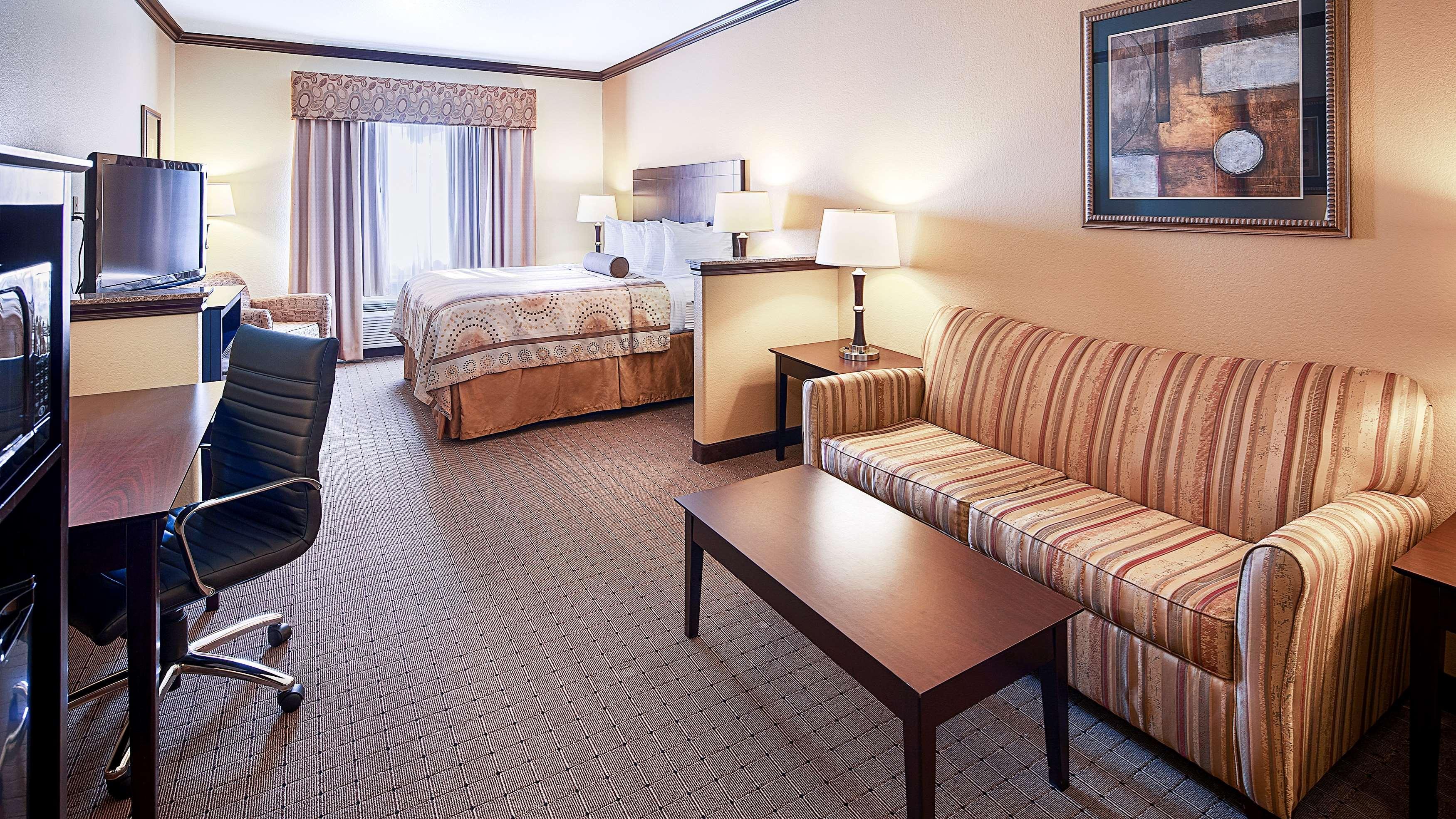 Best Western Plus Royal Mountain Inn & Suites Athens Exterior photo