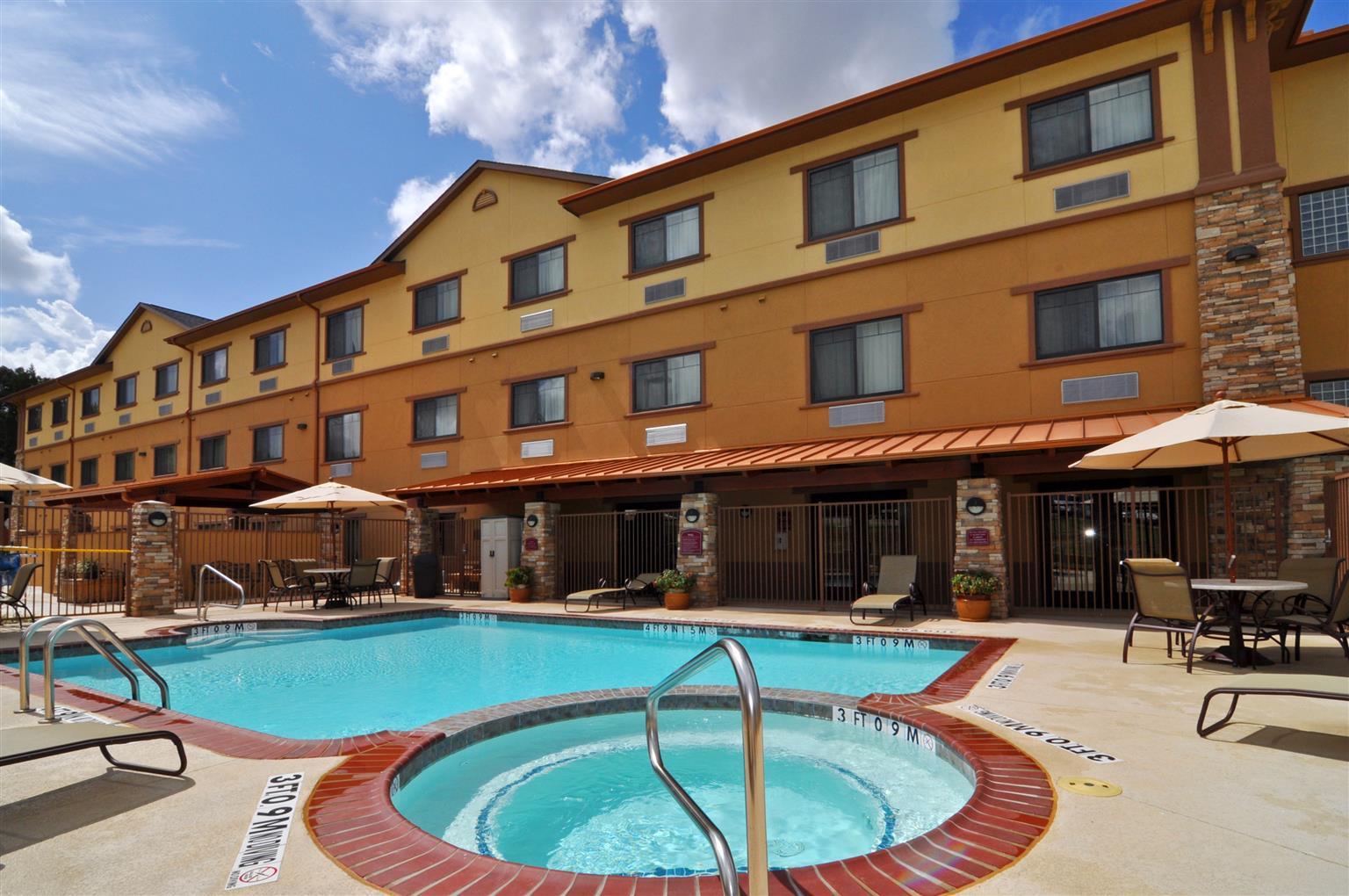 Best Western Plus Royal Mountain Inn & Suites Athens Exterior photo